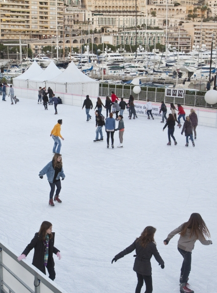 Patinoire plein air Stade nautique Rainier III à Monaco
