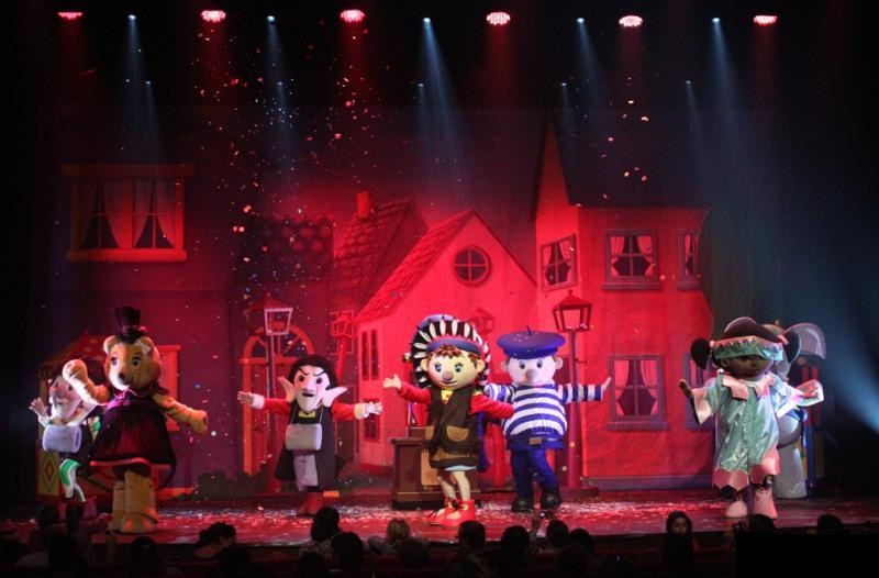 Le Grand Carnaval Film Complet Youtube Oui-Oui et le grand carnaval : spectacle pour enfants en tournée dans