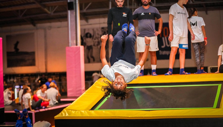 You Jump Trampoline Park Lyon SaintPriest saut libre, balle au