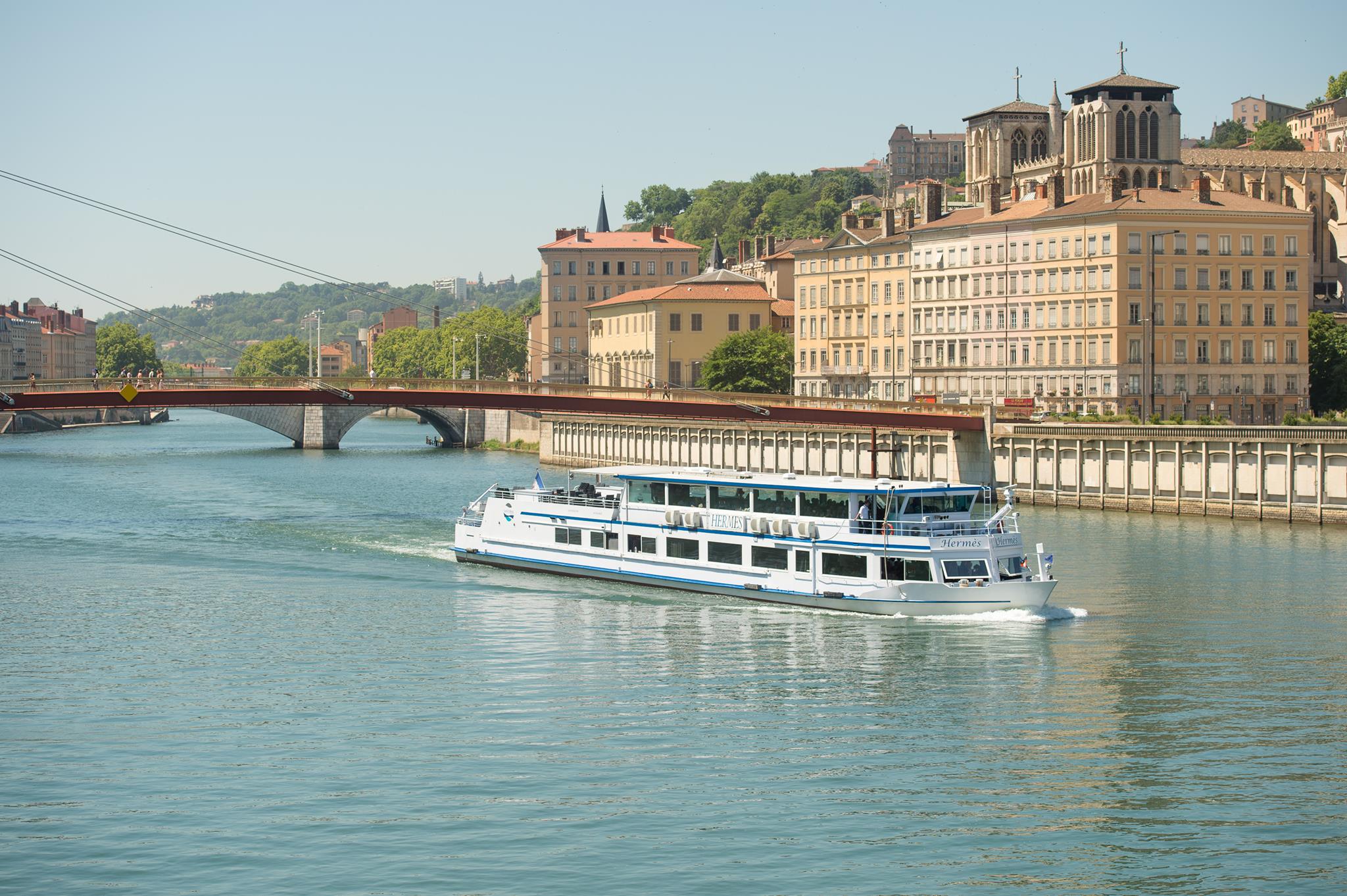 Les Bateaux Lyonnais croisière restaurant ou croisière promenade pour