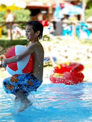 Feter Son Anniversaire A La Piscine Allier Baignade Et Fete Avec Les Enfants Citizenkid Feter Son Anniversaire A La Piscine Allier Baignade Et Fete Avec Les Enfants Citizenkid