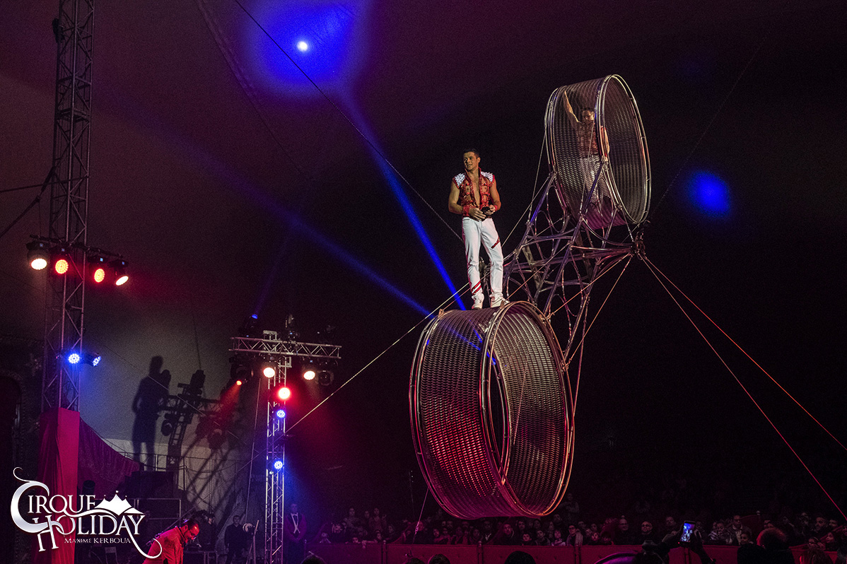 International Circus Festival Cirque Holiday spectacle de cirque de