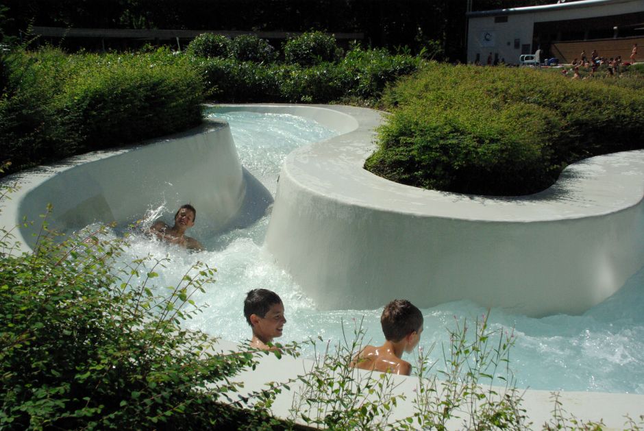 La Piscine à Munster un espace aquatique pour les familles près de