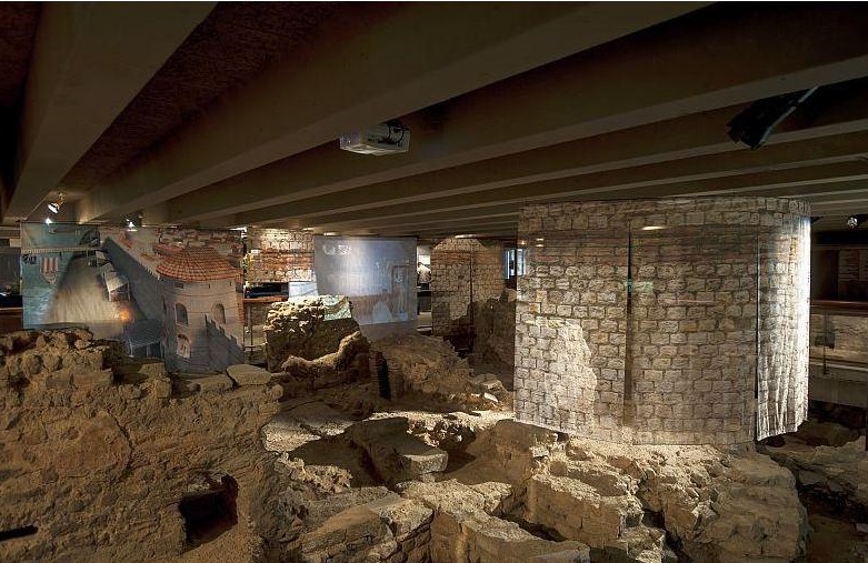 Crypte Archéologique de NotreDame histoire de Paris, visite en famille Citizenkid