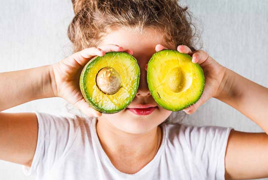 Expériences scientifiques : faire pousser un avocat