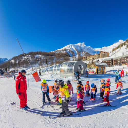 Le Val d’Allos en famille - cours de ski pour les petits
