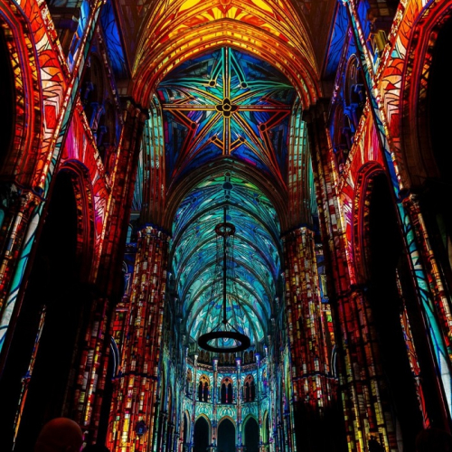 Luminiscence : Cathédrale illuminée