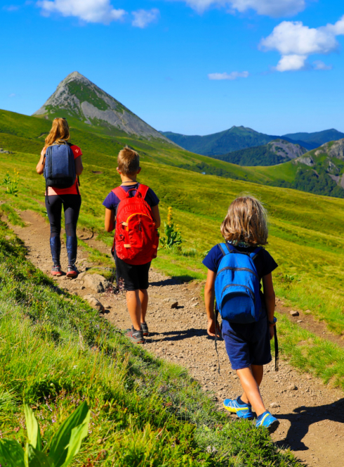 Randonnées en famille en Auvergne - Cantal