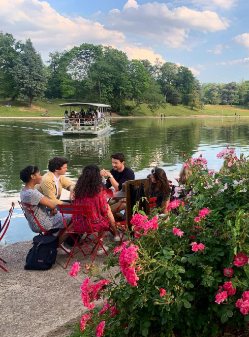 Le Chalet des Iles : déjeuner en famille