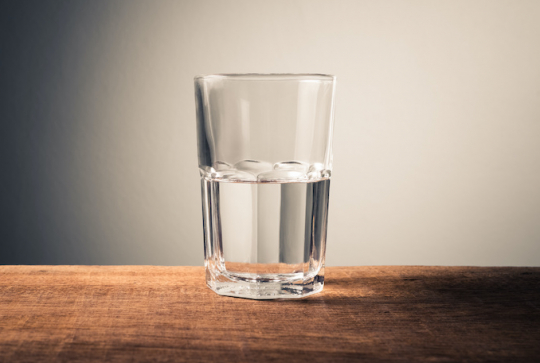 Expériences scientifiques illusions d'optique : effet miroir