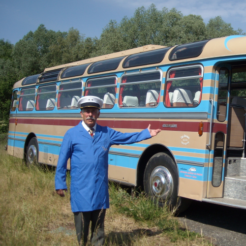 Après-midi en autocar ancien