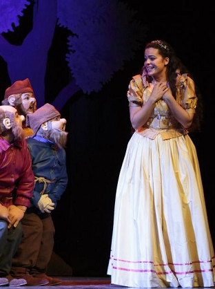 Blanche-neige Guy Grimberg @Charlotte Spillemaecker