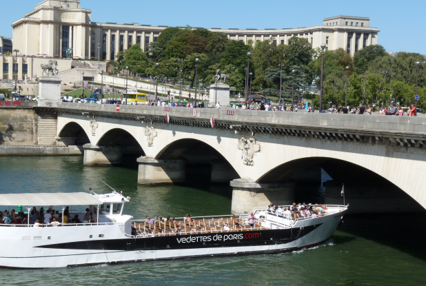 Quai de Seine + Bateau