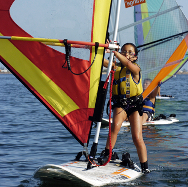 Les enfants adorent les sports nautiques
