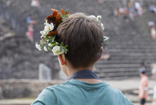 Enfant visitant Lugdunum - Musée et théâtres romains