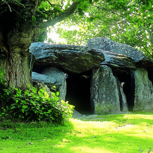 la roche aux fées