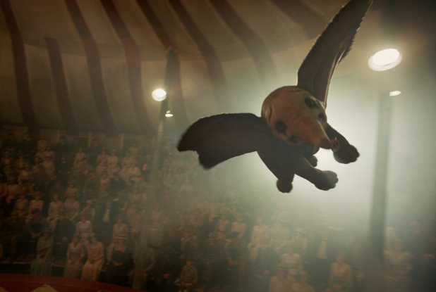 Dumbo, le film - Dumbo vole
