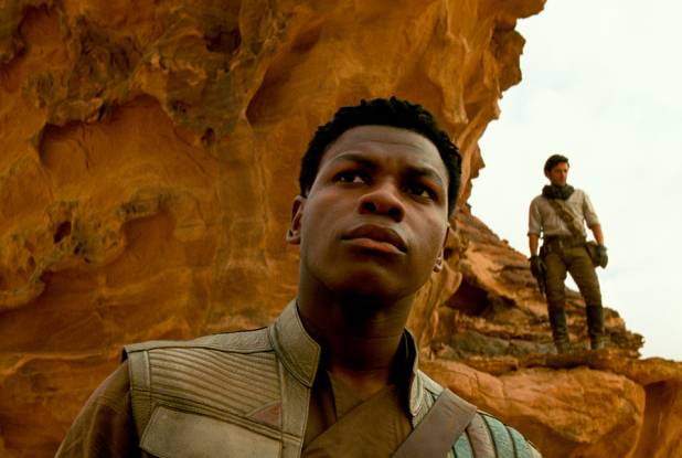 Star Wars Episode IX - L'Ascension de Skywalker : Finn, falaise