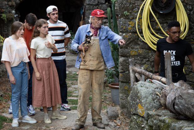 C'est quoi ce papy ?! : Gégé donne des ordres aux enfants