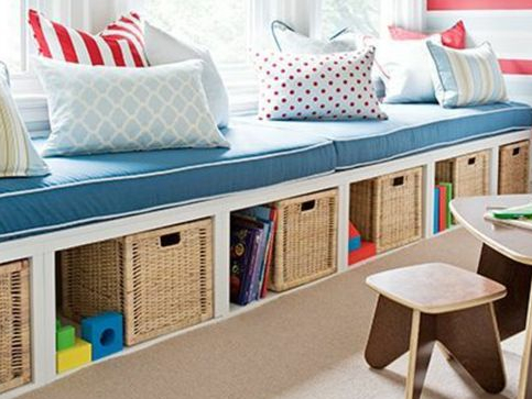 Des rangements façon banquette