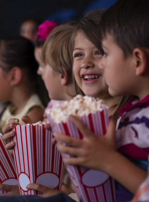 Les enfants au cinéma.