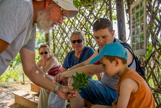 AOUBRE L'Aventure Nature : Un petit garçon en découvre un peu plus sur la nature