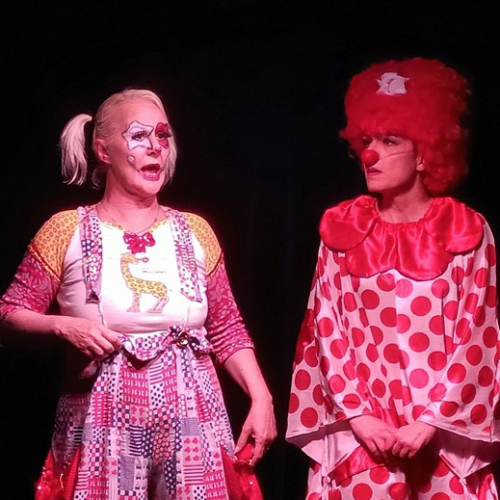 Lola découvre le monde