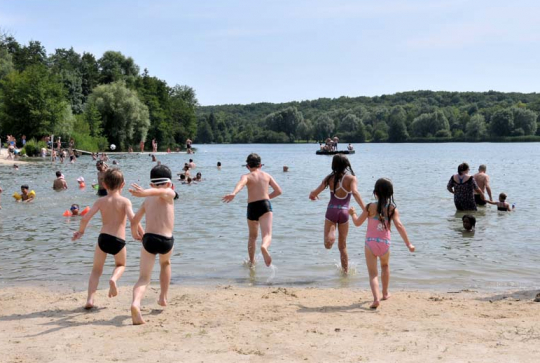 Base de loisirs de Souppes : baignade des enfants