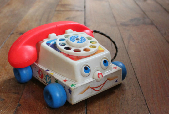 Idée cadeau enfant 1 2 3 4 5 ans : téléphone et classiques de Fisher Price