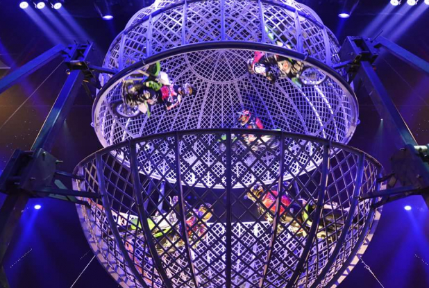 Les légendes du cirque - Cirque Holiday : la roue infernale