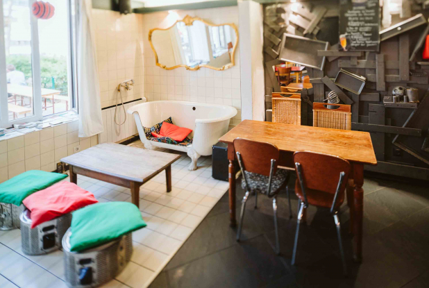 Une partie de l'intérieur du Wawa