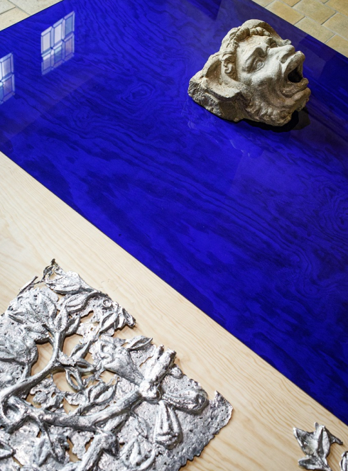 Expo Loges, jardin, rivière : Créations sur fond bleu