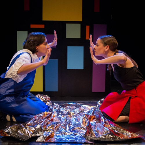 Didoudam - Malia Compagnie et Collectif Effervesens  deux comédienne sur scène