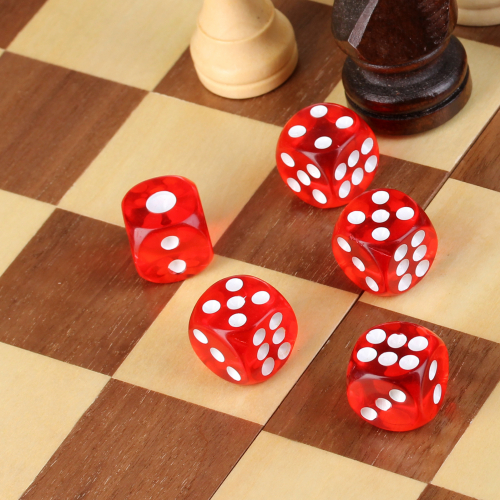 Jeux de société échecs cartes