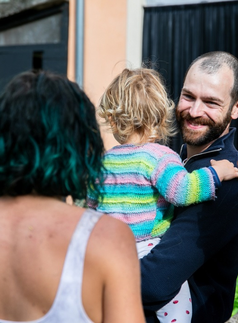 Journées Européennes du Patrimoine : Enfant dans les bras de son père