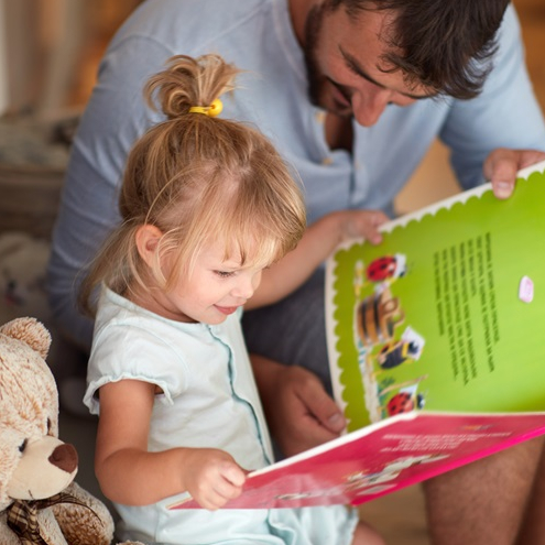Festival du Livre de Paris : enfant et son père