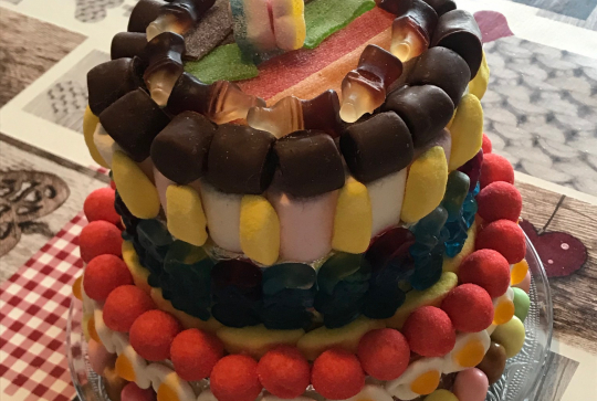 Gâteau de bonbons à étages