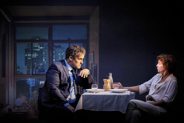 Neige - Pauline Bureau : à table