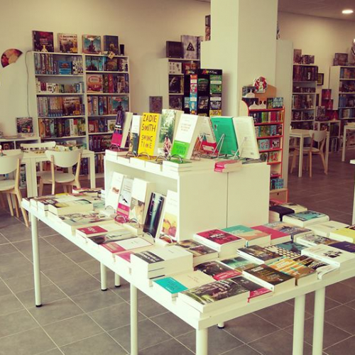 20 000 jeux sous les livres