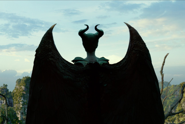 Maléfique 2 : Le Pouvoir du Mal - Maléfique de dos