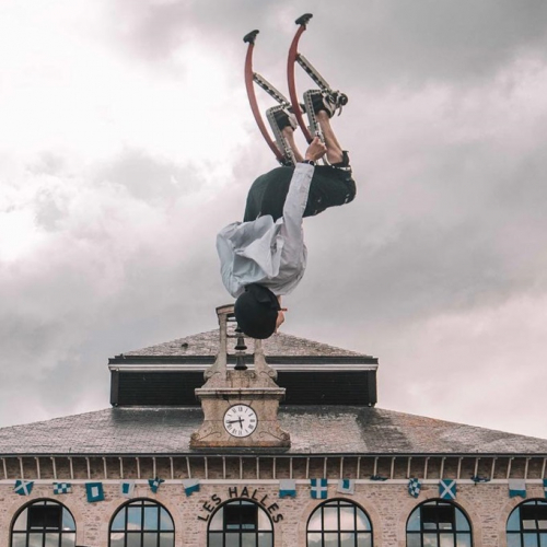 Dimanche des Prés sportif : Artistes échassiers
