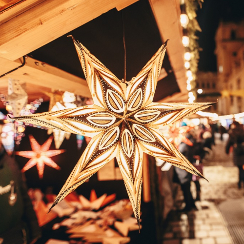 Marché de Noël place Sathonay : Décoration papier illuminée