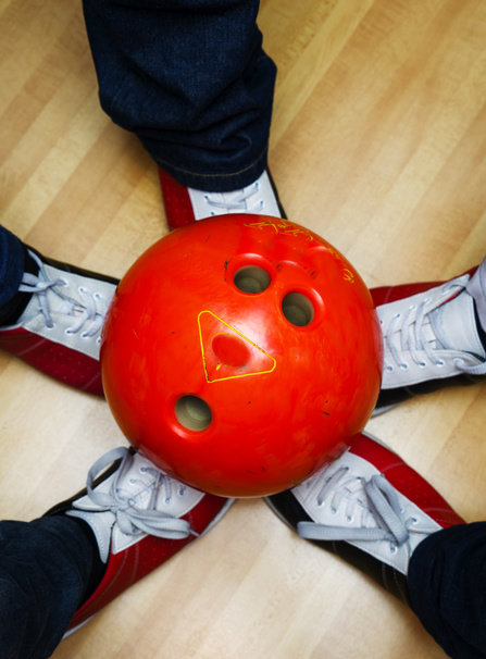 Fêter son anniversaire au bowling : une idée sportive
