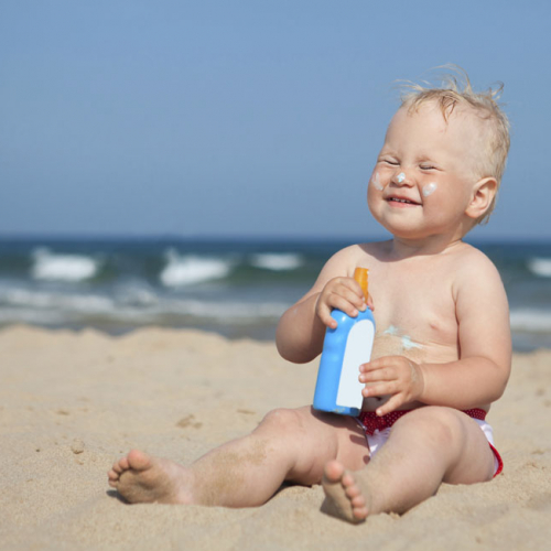 Crème solaire pour enfants : que choisir ?