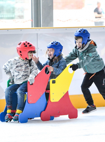 Glisse en famille à la Patinoire Michel Raffoux