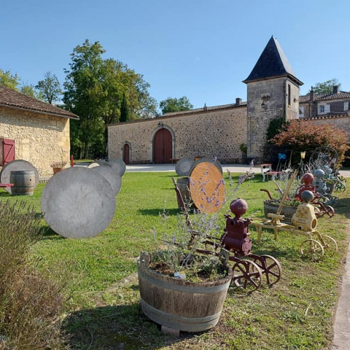 Château de Lisennes : cour