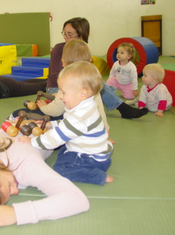 Activites D Eveil Pour Enfant A Paris Loisirs Creatifs Bebe Nageur Citizenkid