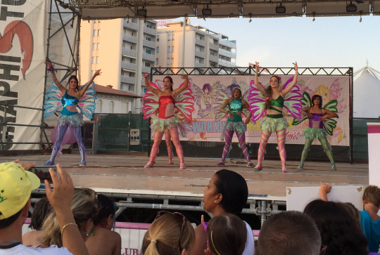 Winx Club Worldwide Reunion 2016 : les Winx sur scène