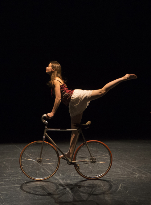 Excentriques - Cie Les Acrostiches