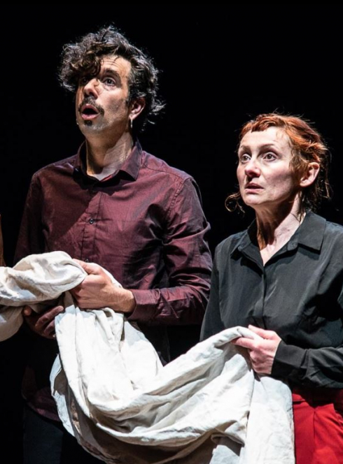 Roméo et Juliette en cachette de la compagnie qui, trois comédiens sur scène